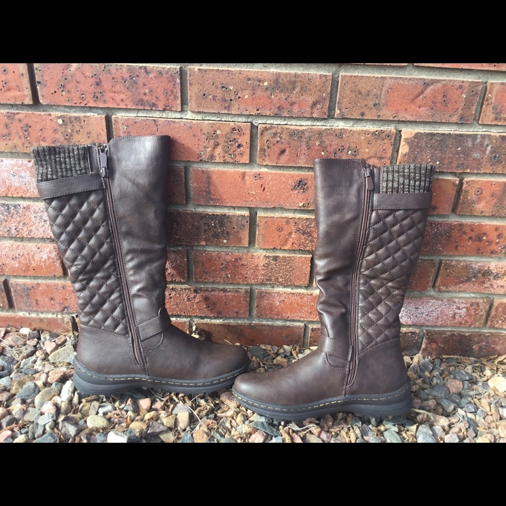 Chocolate brown Dream Pair boots. Size 7. New without tags.
